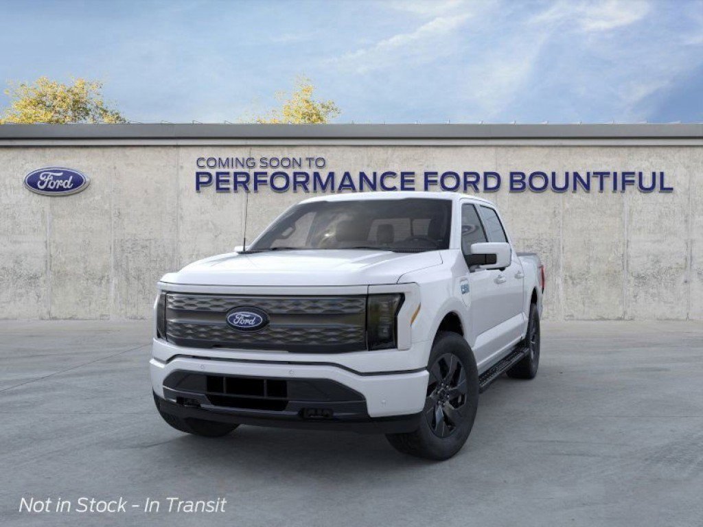 2025 Ford F-150 Lightning Lariat photo 2
