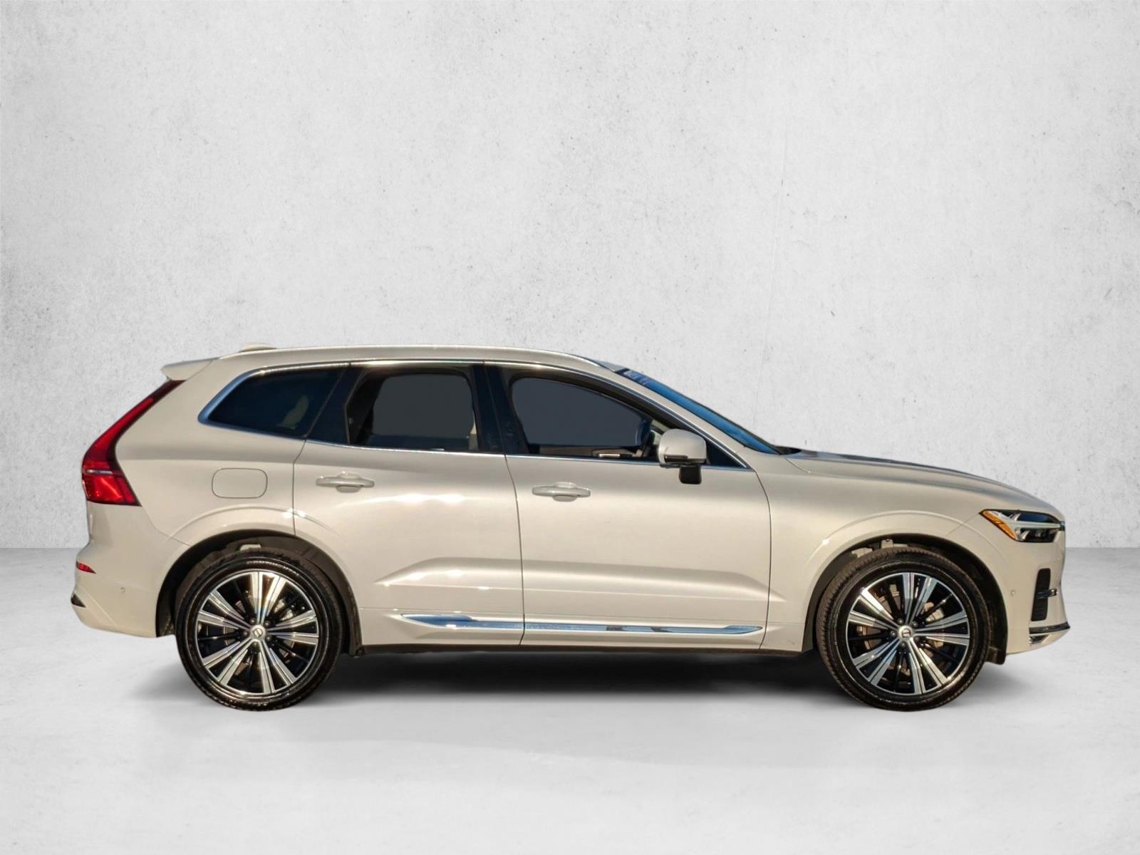 2023 Volvo XC60 B5 Ultimate photo 4