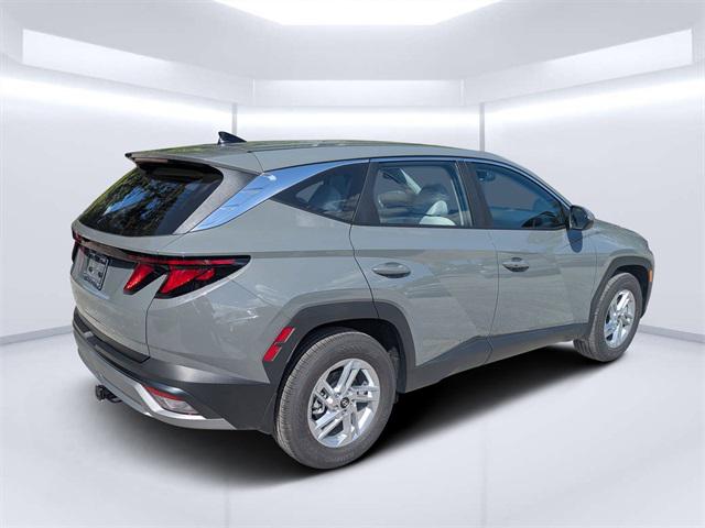 2025 Hyundai Tucson SE photo 3