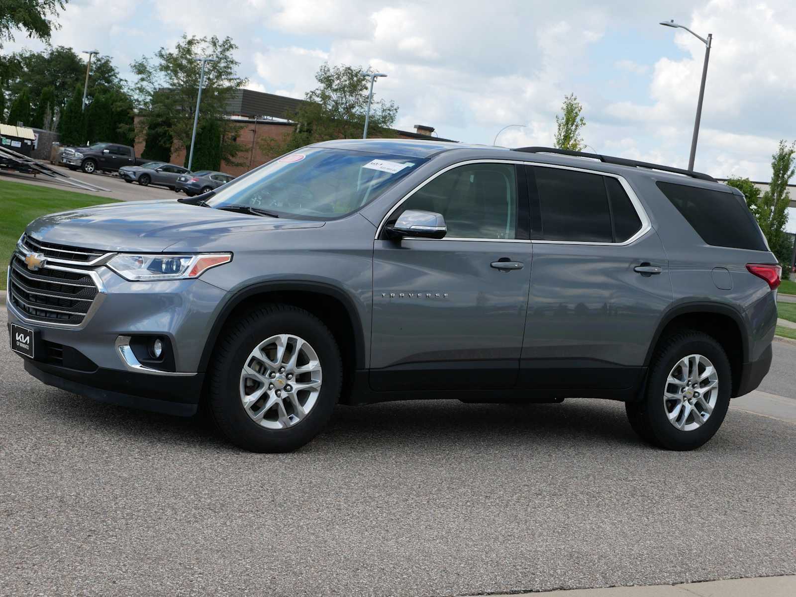 Used 2020 Chevrolet Traverse 1LT with VIN 1GNEVGKW2LJ288627 for sale in Mankato, Minnesota
