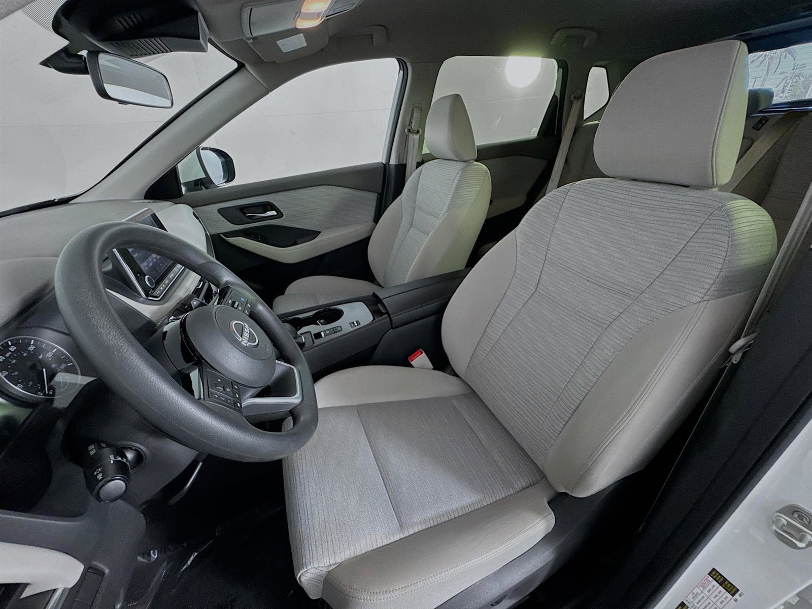 2023 Nissan Rogue SV photo 10