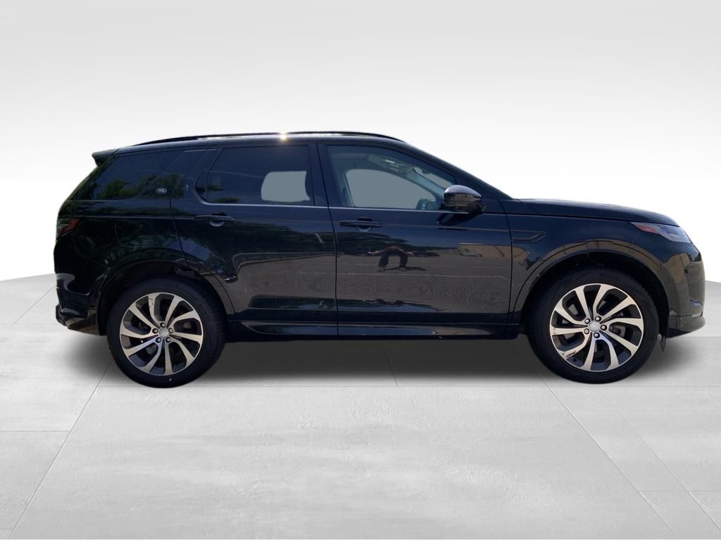 2024 Land Rover Discovery Sport S photo 3