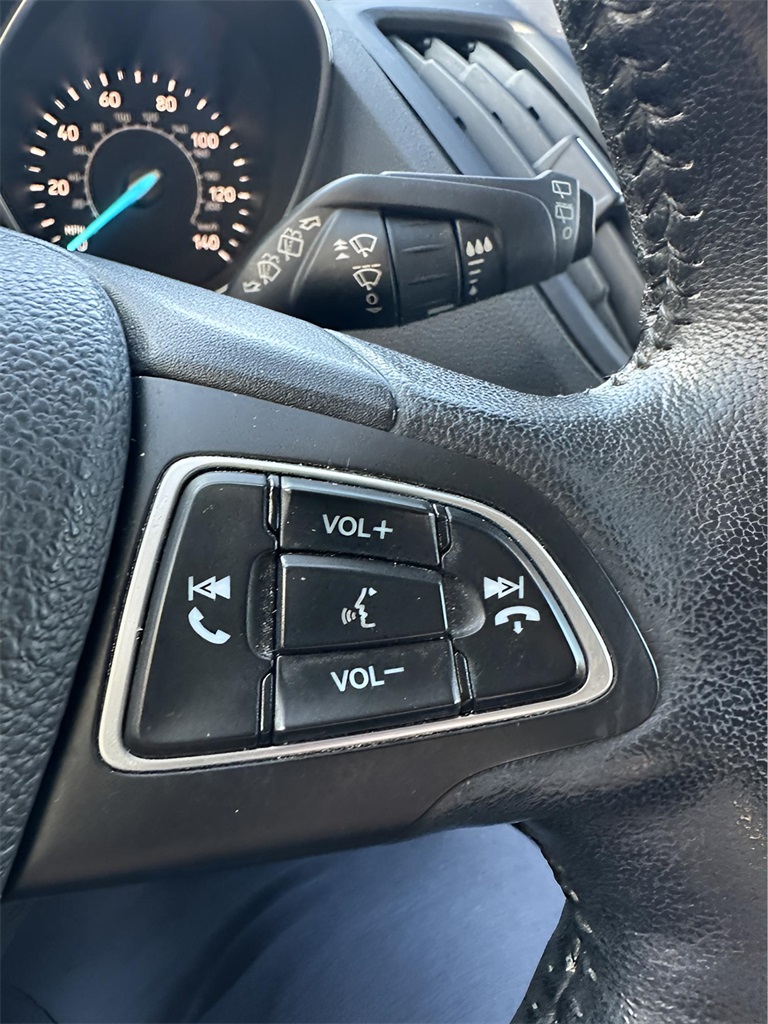 2019 Ford Escape SEL photo 21