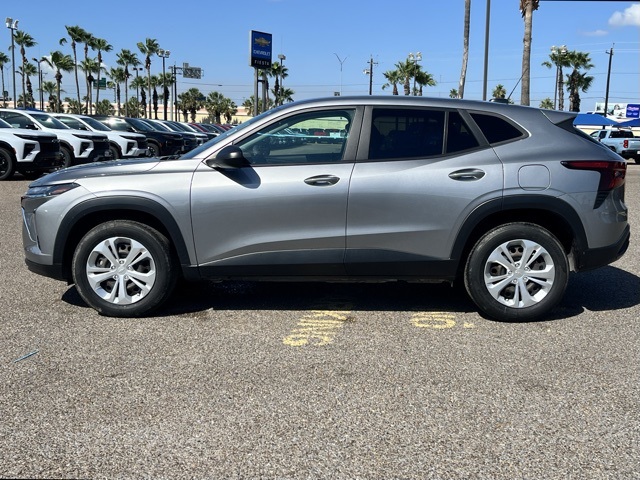 2024 Chevrolet Trax LS photo 4