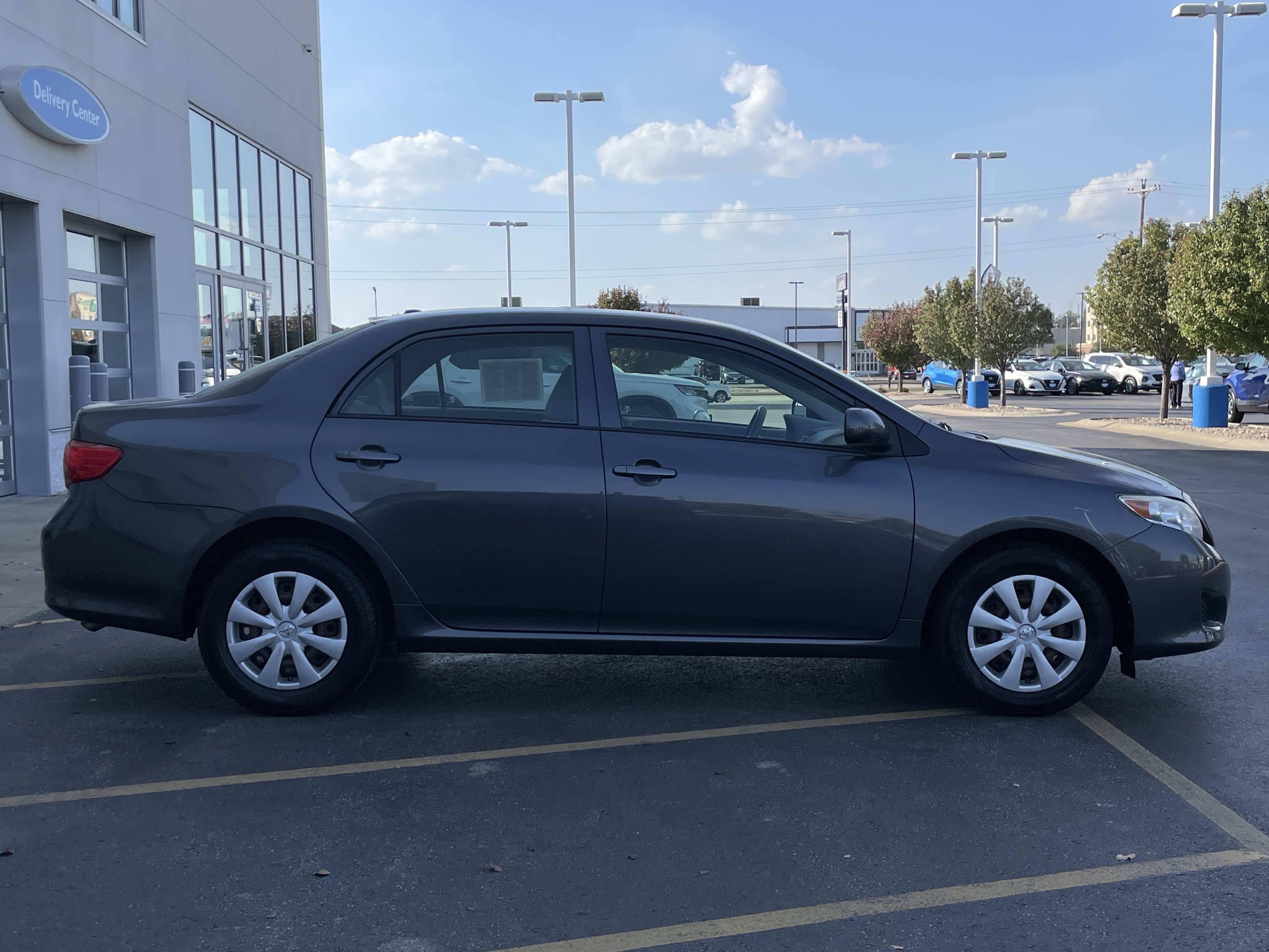 2010 Toyota Corolla LE photo 6