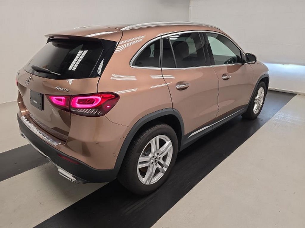 2022 Mercedes Benz GLA 250 4MATIC photo 3