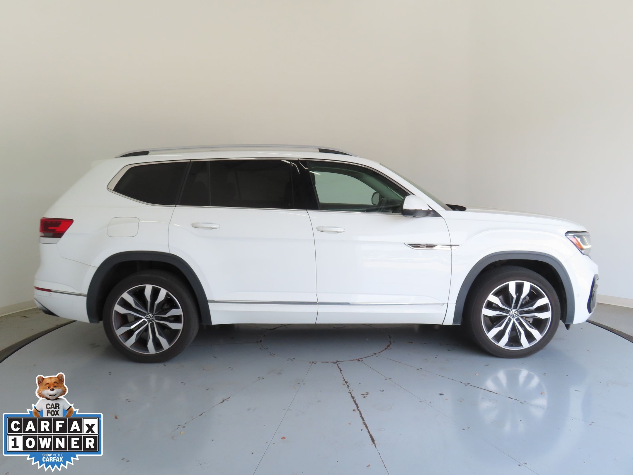 2021 Volkswagen Atlas V6 SEL Premium R-Line photo 2