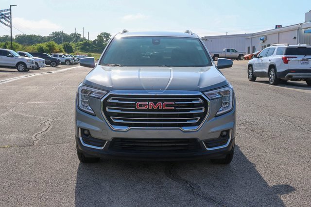 Used 2024 Sterling Metallic GMC SLT image 3