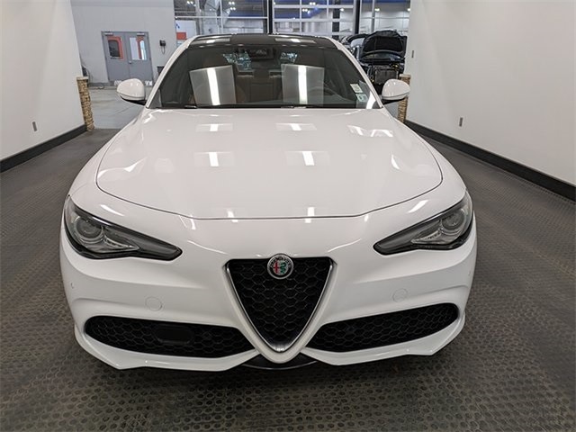 2022 Alfa Romeo Giulia Ti photo 2