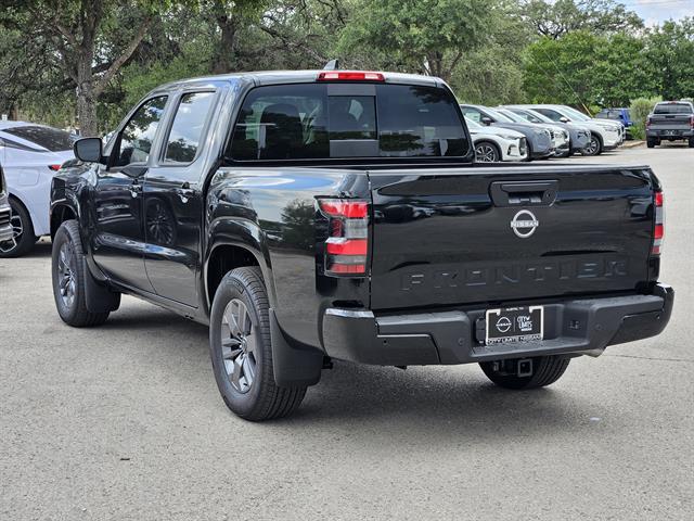 2025 Nissan Frontier Crew Cab SV photo 4