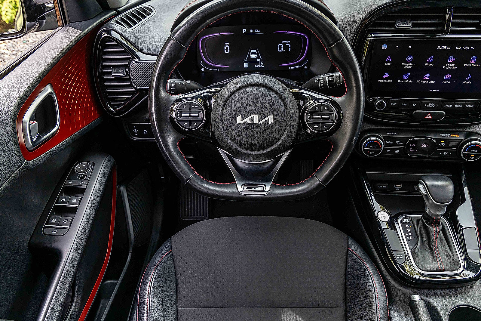 2023 Kia Soul GT-Line photo 16