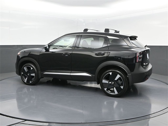 2025 Nissan Kicks SR photo 2