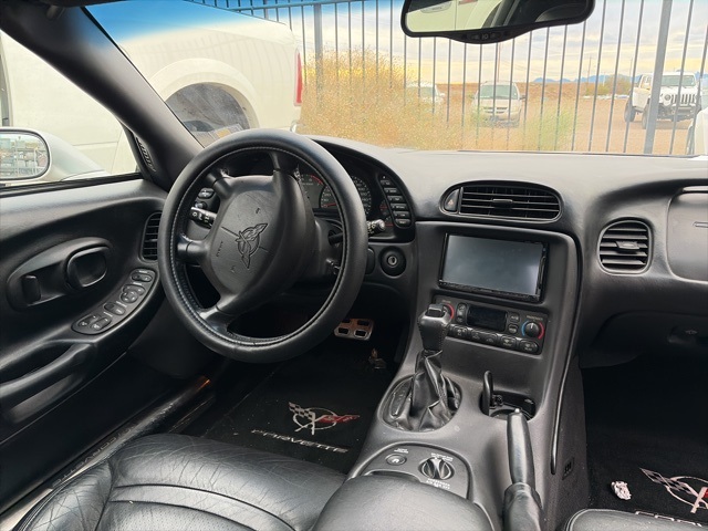 2004 Chevrolet Corvette Base photo 2