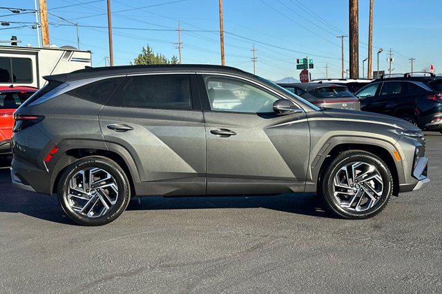 2026 Hyundai Tucson Hybrid Limited photo 3