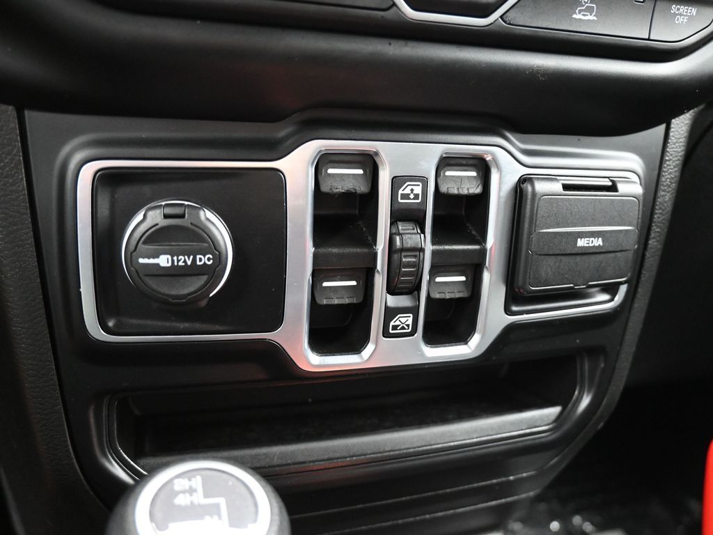 2023 Jeep Gladiator Sport photo 22