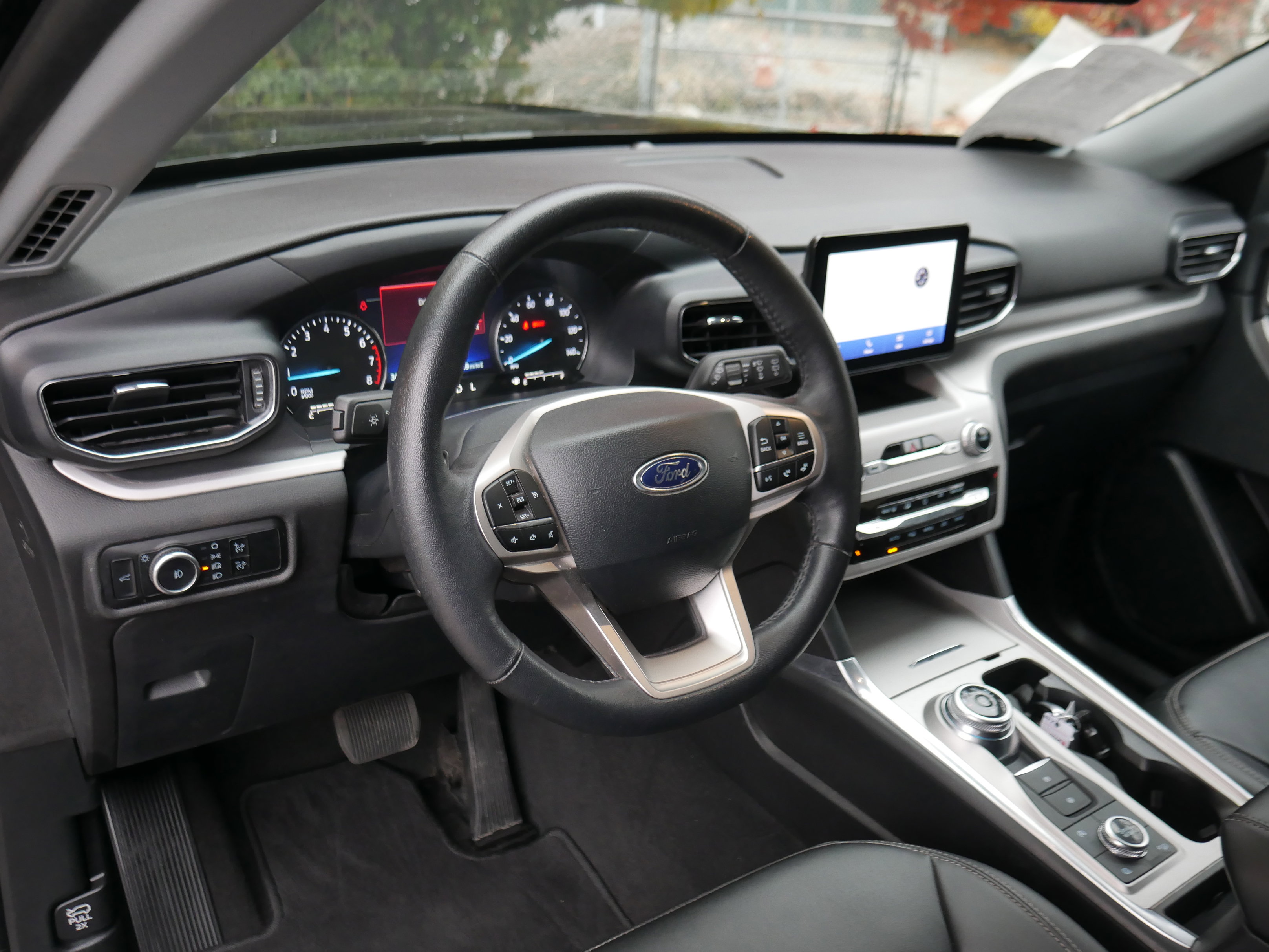 2024 Ford Explorer XLT photo 4