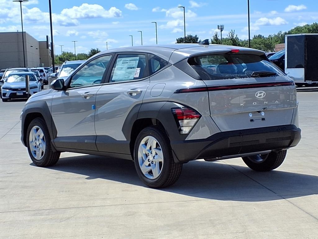 2026 Hyundai Kona SE photo 2