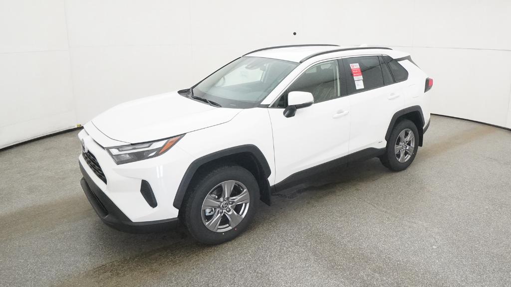 2025 Toyota RAV4 LE's photo