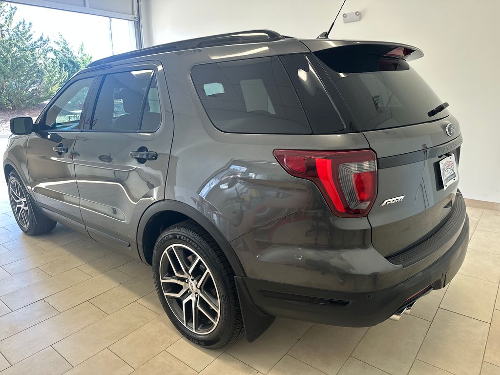 2019 Ford Explorer Sport photo 2