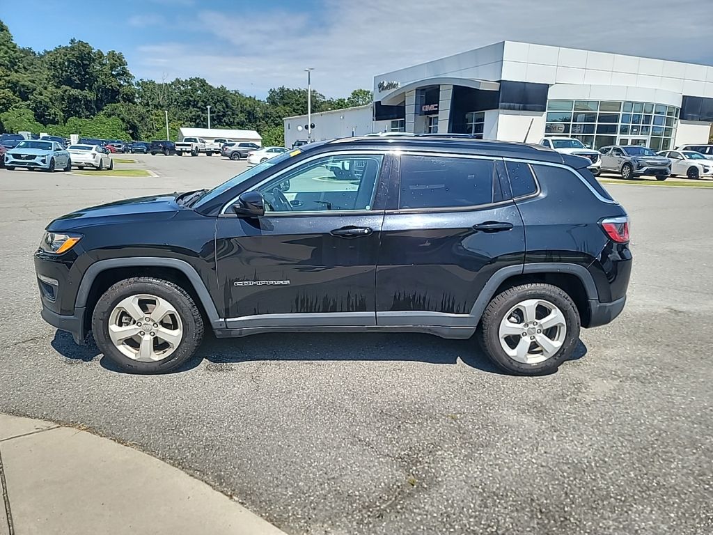 2017 Jeep Compass Latitude photo 4