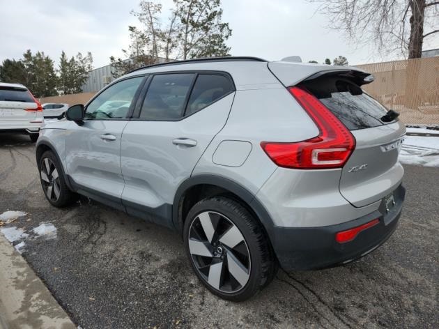 2023 Volvo XC40 Recharge Ultimate photo 3