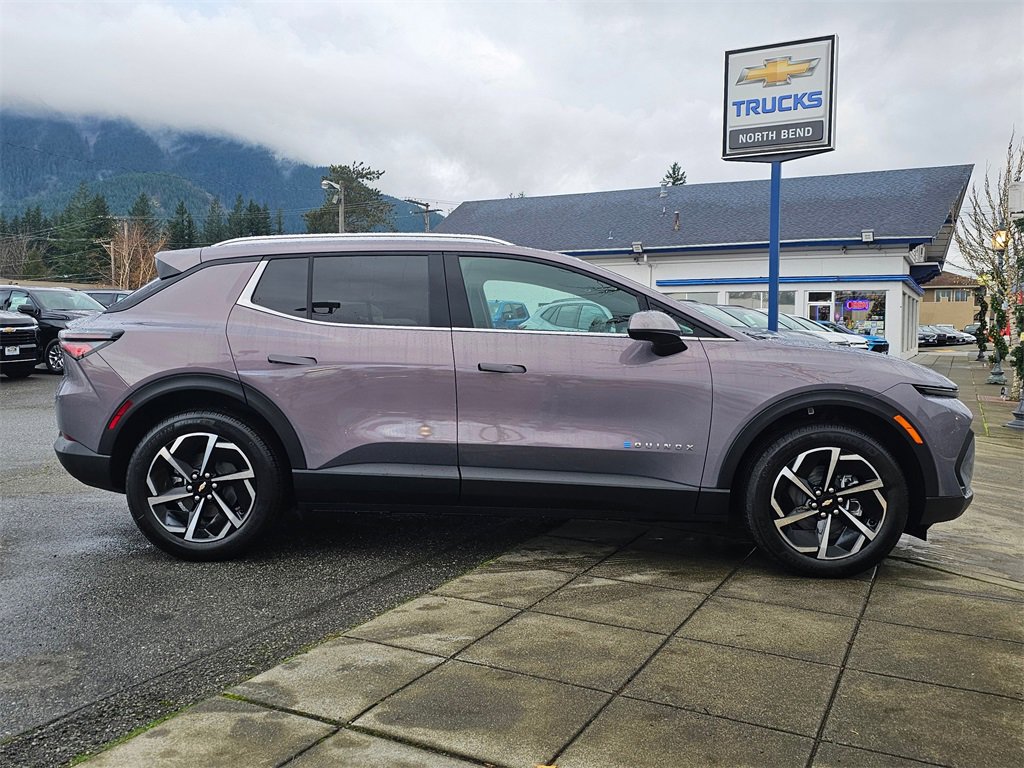 2026 Chevrolet Equinox EV 1LT photo 2