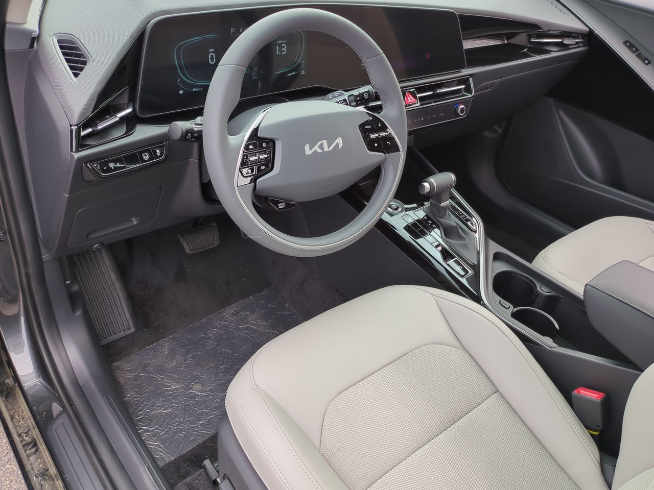 2025 Kia Niro EX photo 9