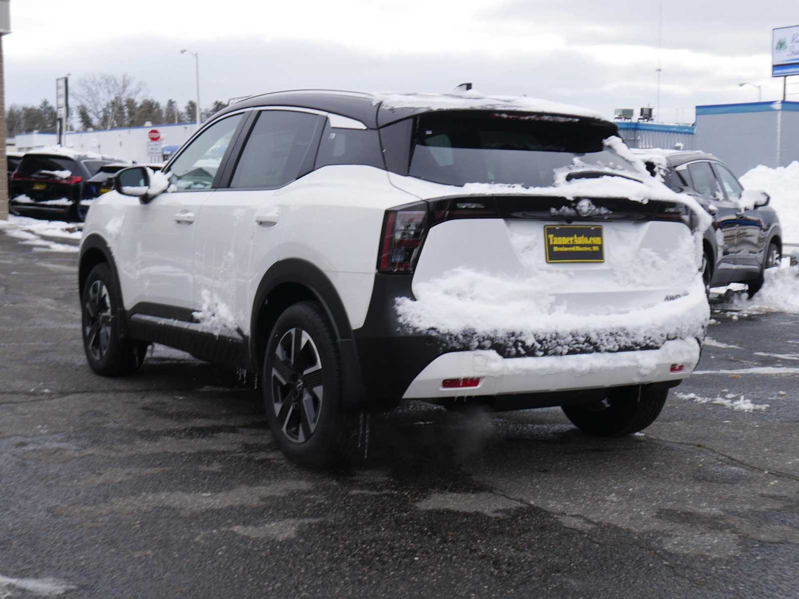 2025 Nissan Kicks SV photo 4