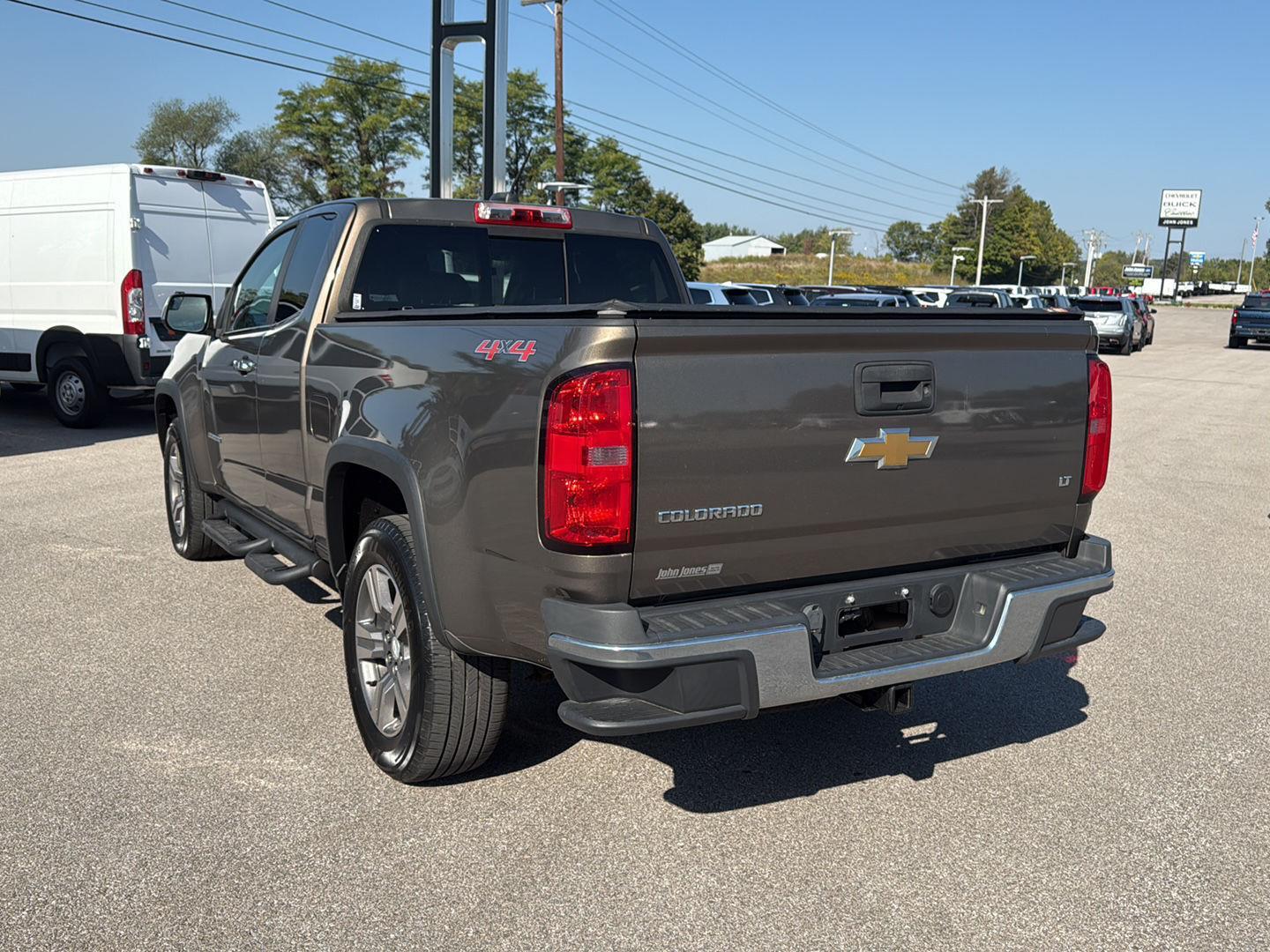 2015 Chevrolet Colorado LT photo 17