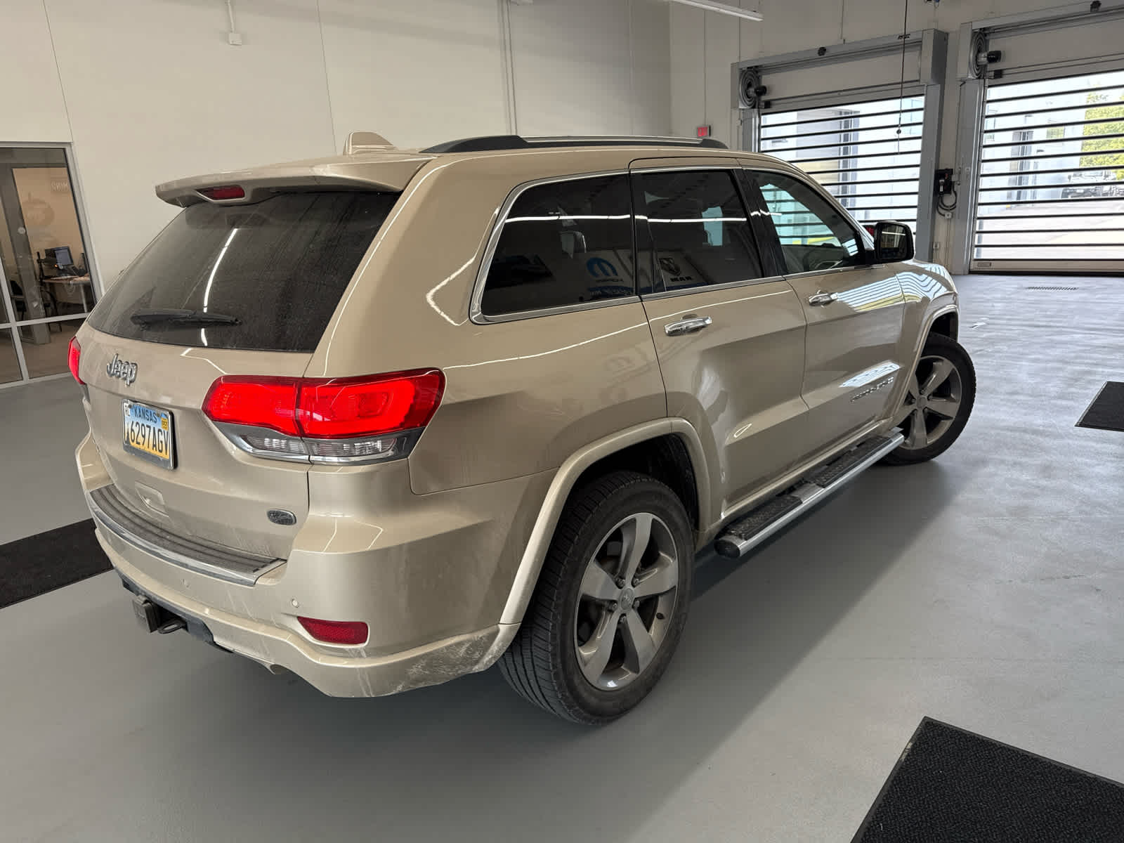 2015 Jeep Grand Cherokee Overland photo 4