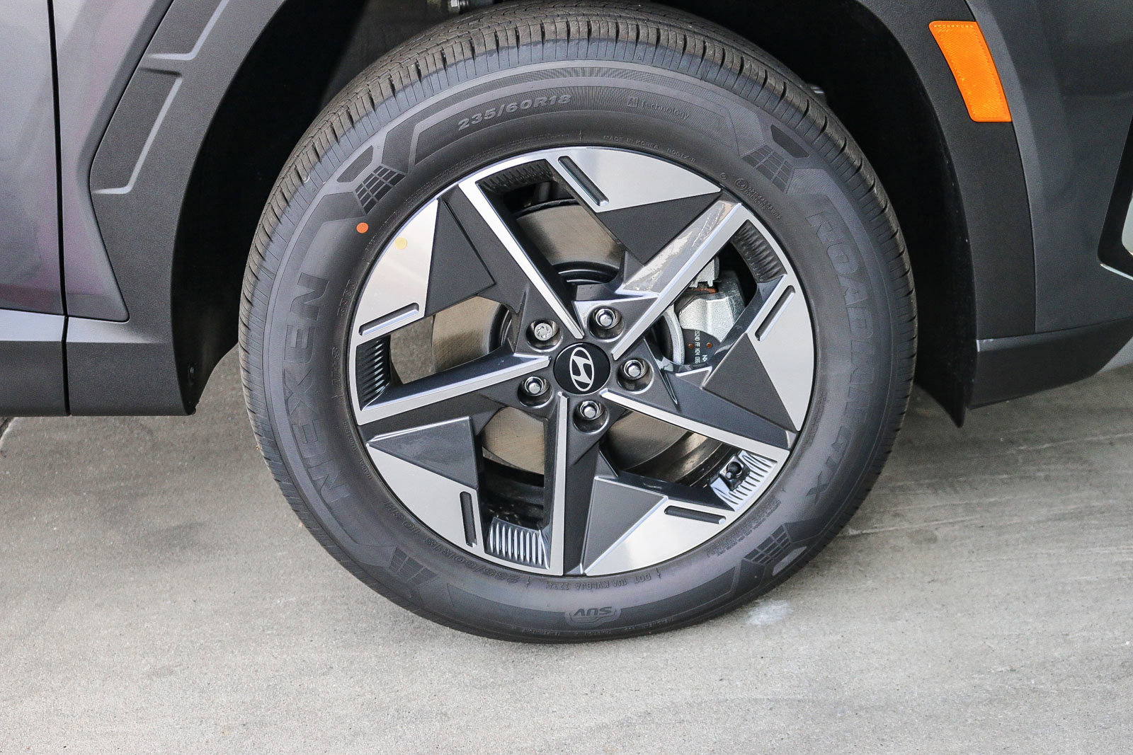 New 2025 Titan Gray Hyundai SEL Convenience image 11