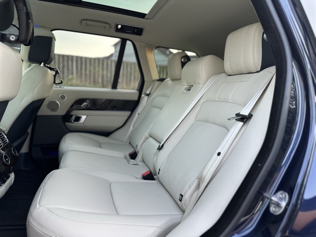 2021 Land Rover Range Rover P525 HSE HSE Westminster Edition photo 16