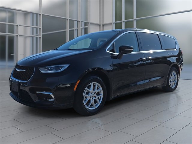 2024 Chrysler Pacifica Touring L's photo