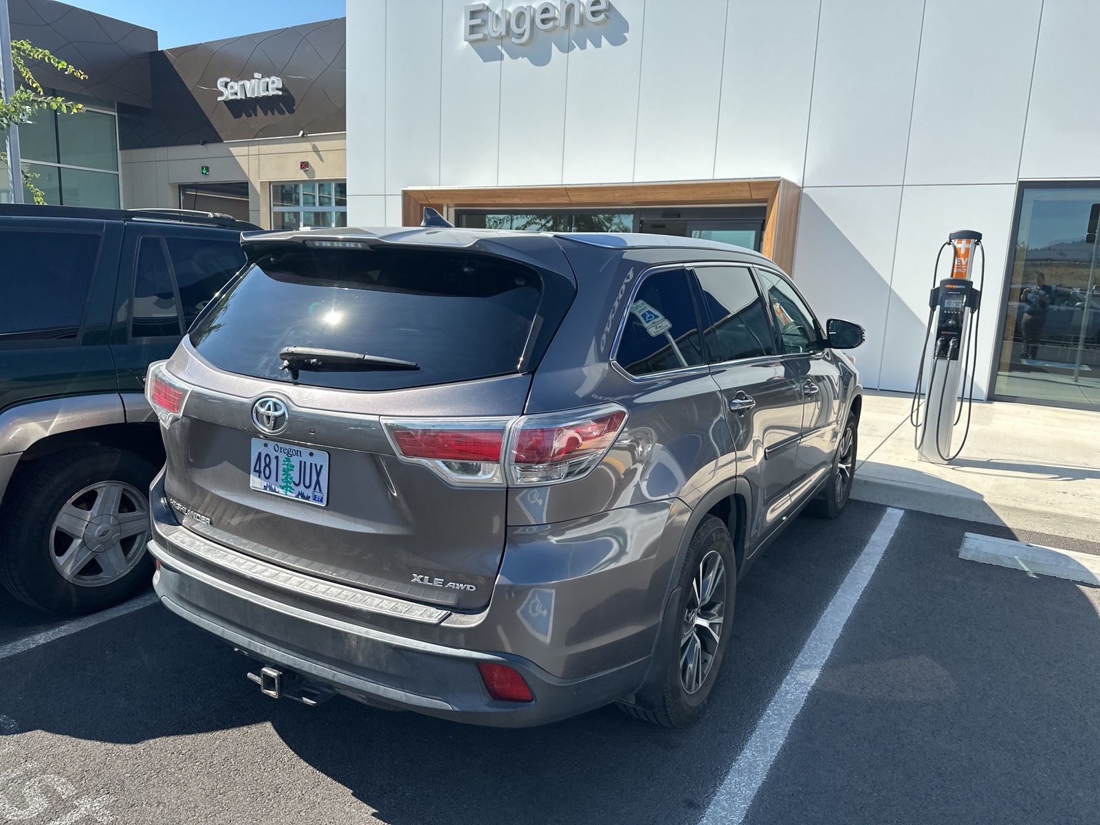 2016 Toyota Highlander XLE photo 2
