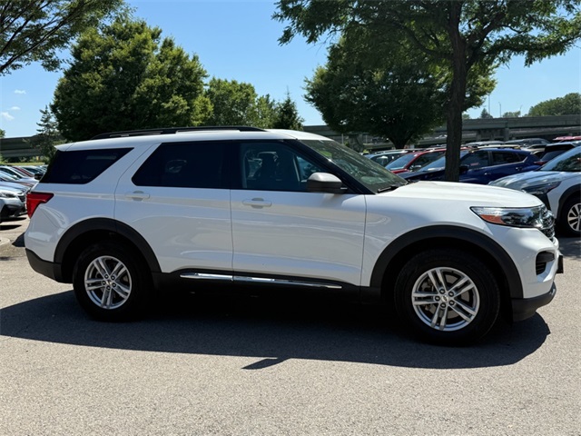 2022 Ford Explorer XLT photo 2