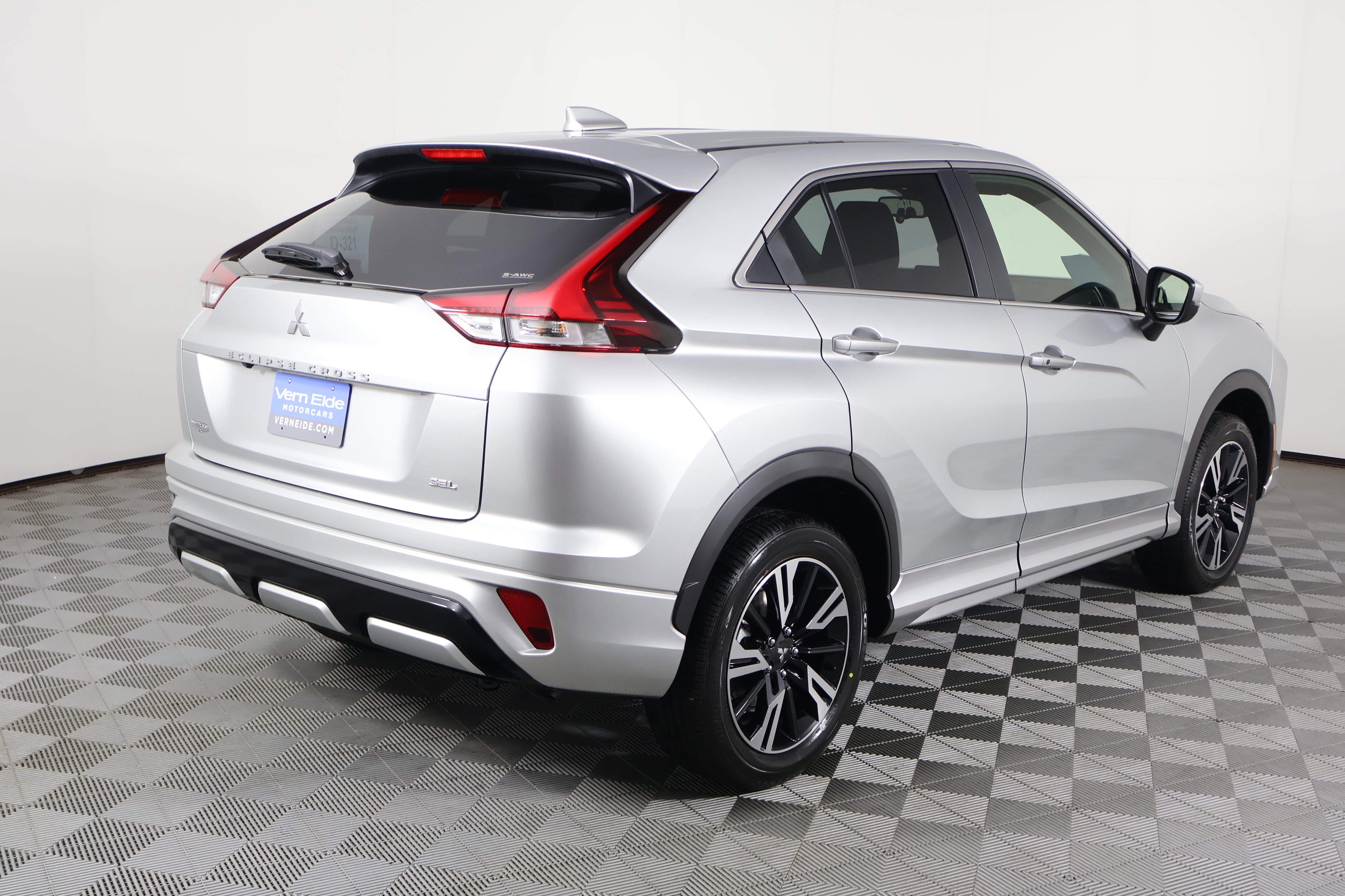 2025 Mitsubishi Eclipse Cross SEL photo 6