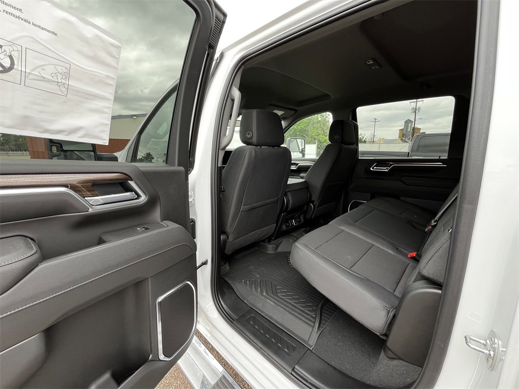 2025 Chevrolet Silverado 2500HD LT photo 4