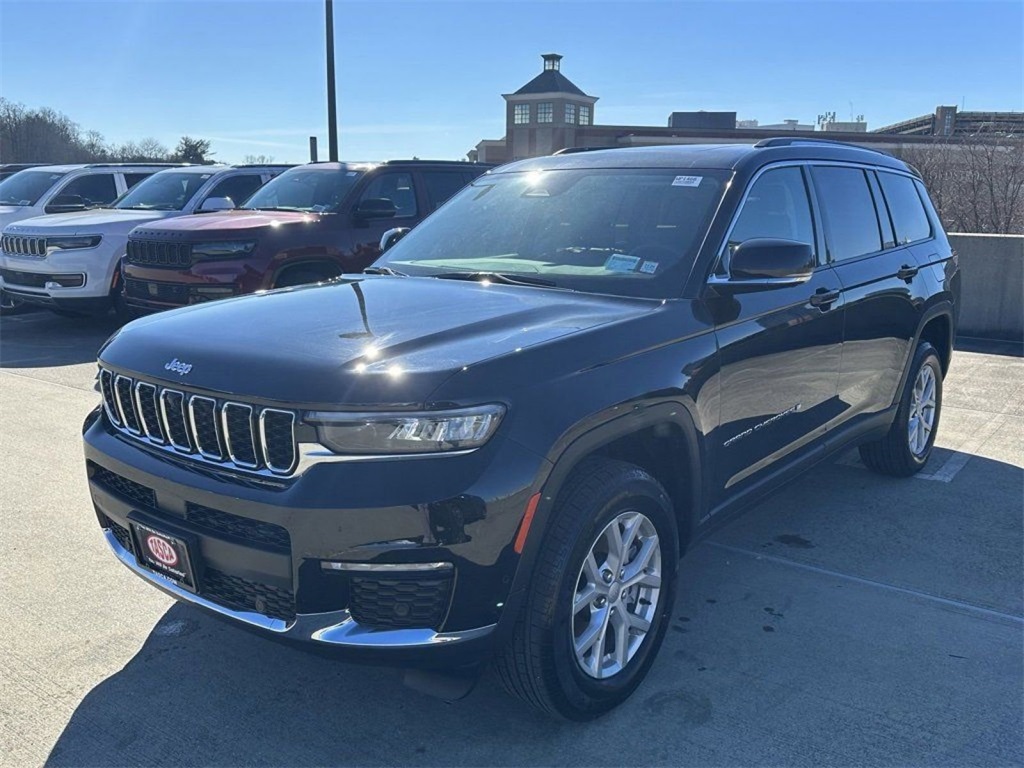 2024 Jeep Grand Cherokee Limited photo 2