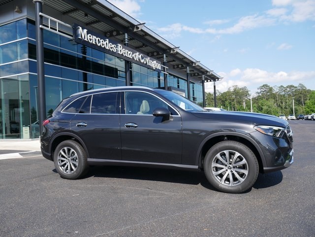 2025 Mercedes Benz GLC 300 photo 3