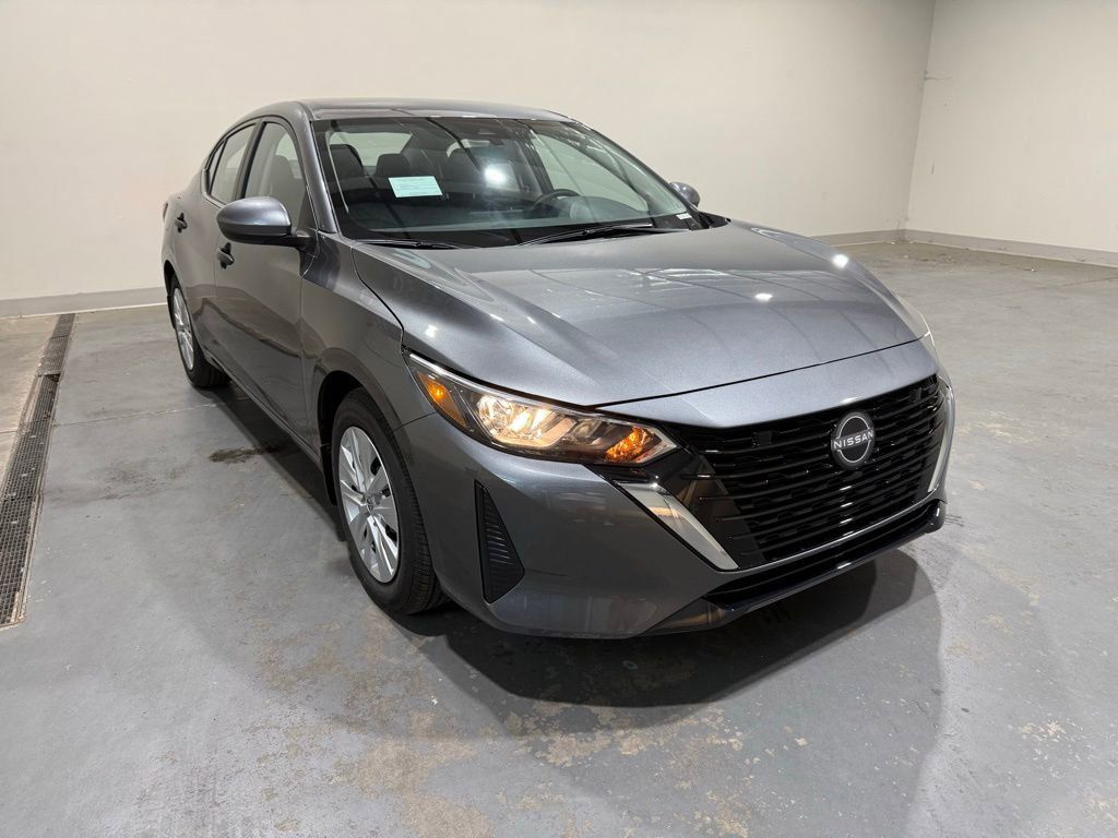 2025 Nissan Sentra S's photo