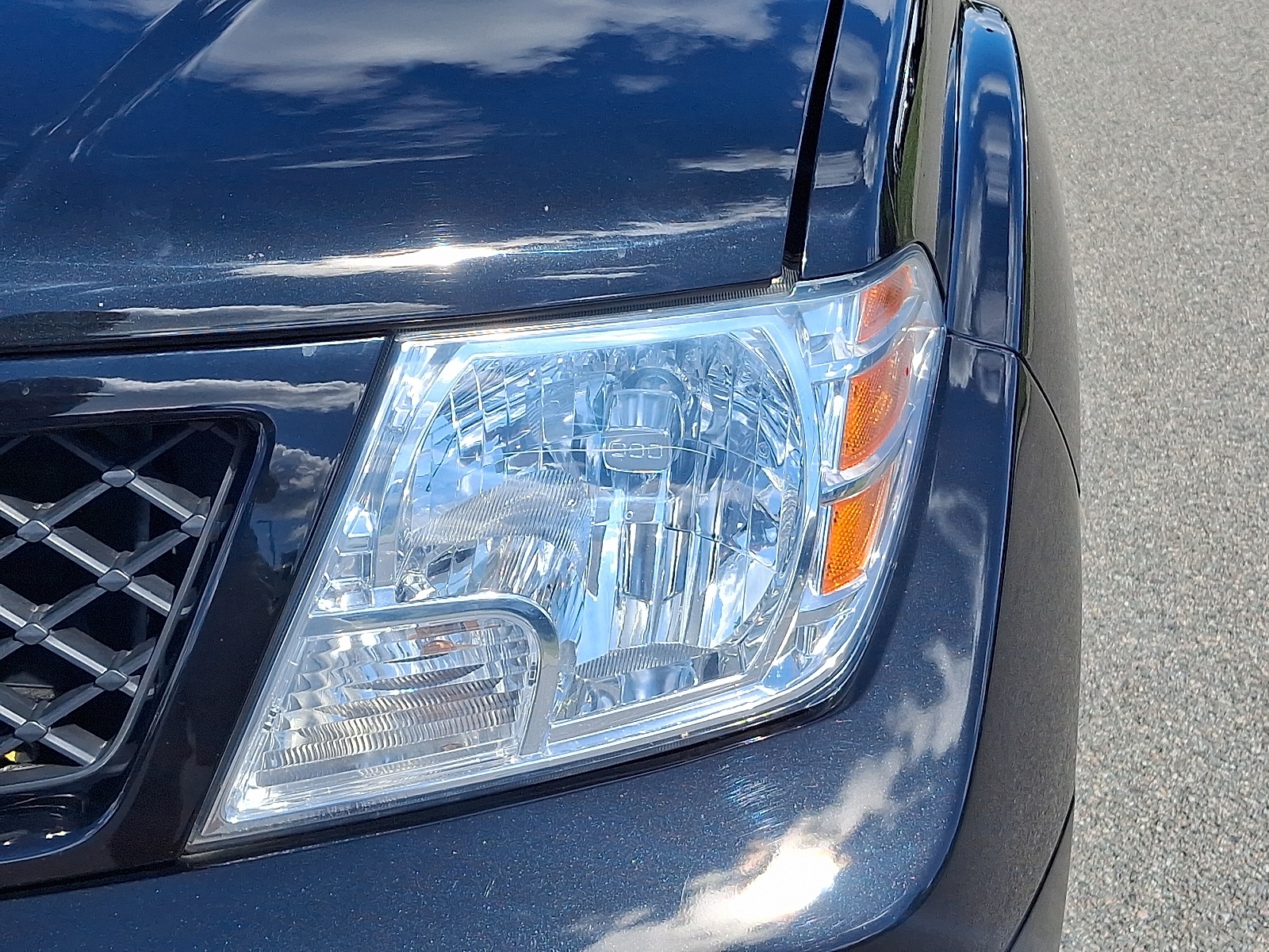 2021 Nissan Frontier SV Crew Cab photo 8