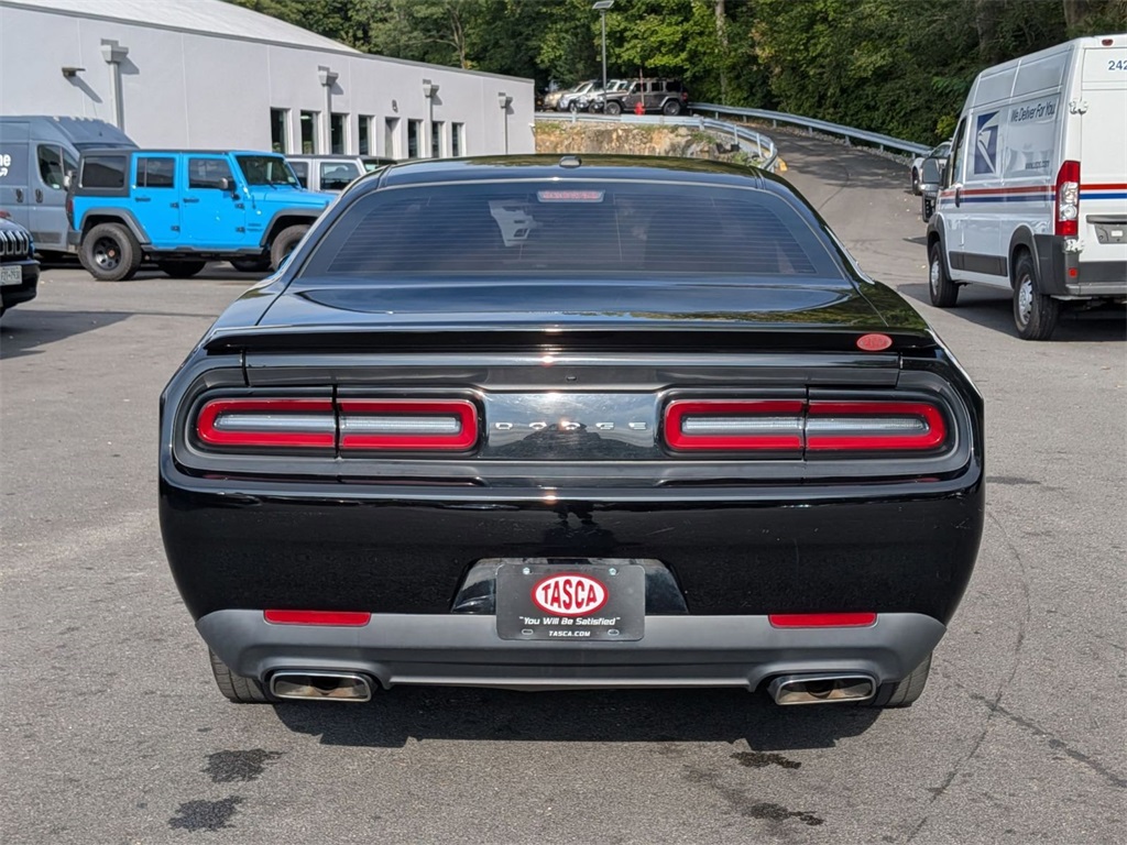 2015 Dodge Challenger R/T photo 4