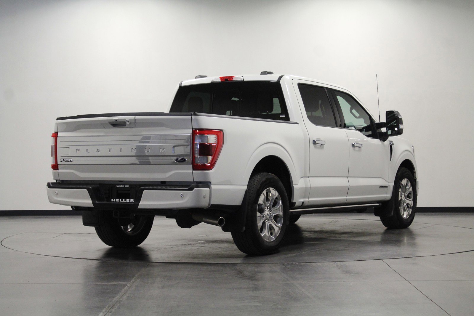 2023 Ford F-150 Platinum photo 3