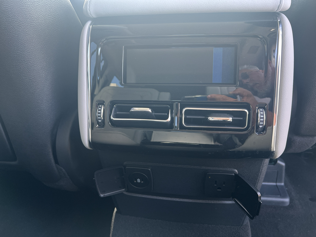 2025 Lincoln Aviator Reserve photo 31