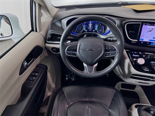 2022 Chrysler Pacifica Touring L photo 19