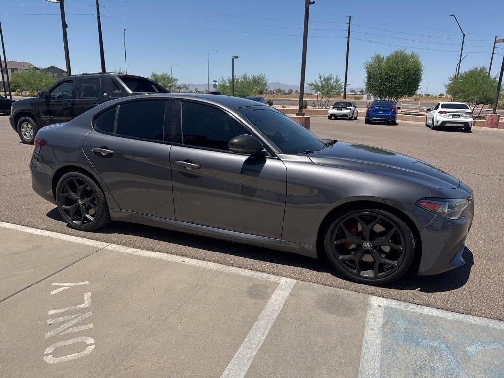 2020 Alfa Romeo Giulia Base photo 2