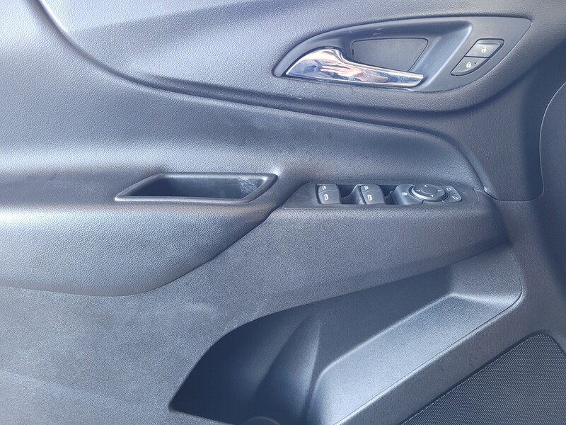 2020 Chevrolet Equinox LT photo 21