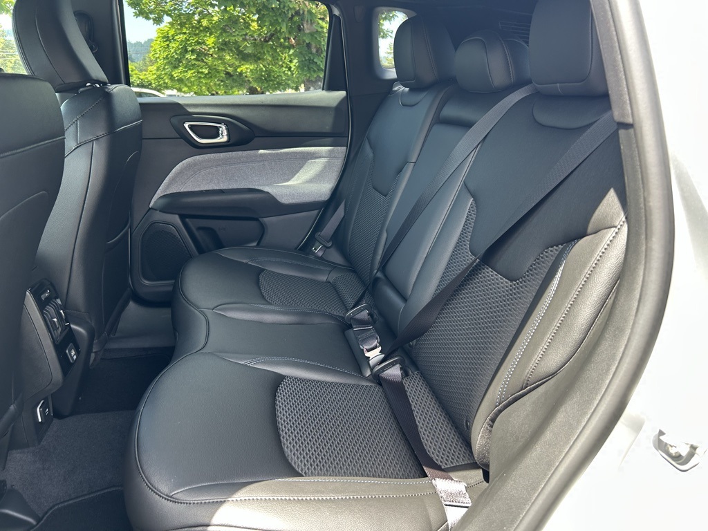 2025 Jeep Compass Latitude photo 23