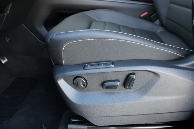 2026 Volkswagen Atlas Cross Sport SEL R-Line photo 4