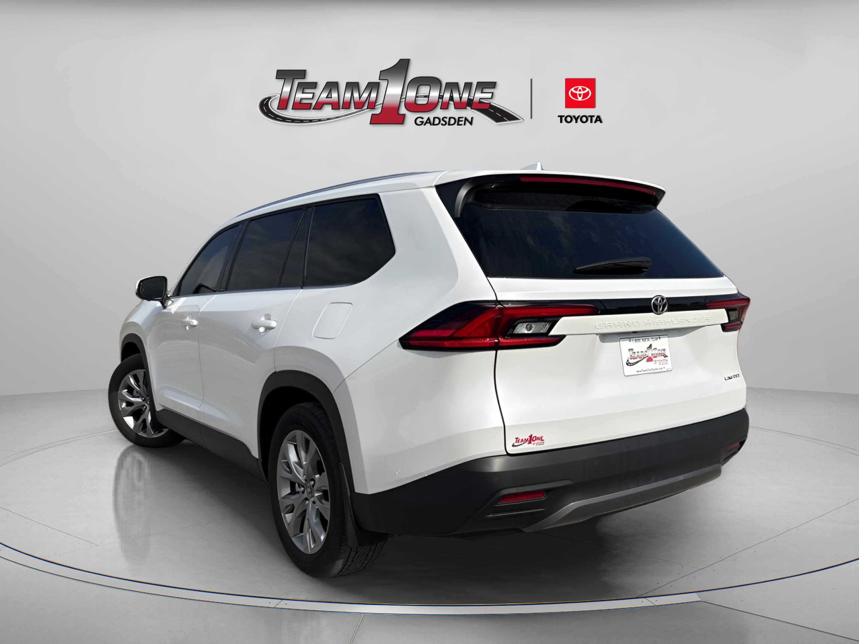 2025 Toyota Grand Highlander Limited photo 4